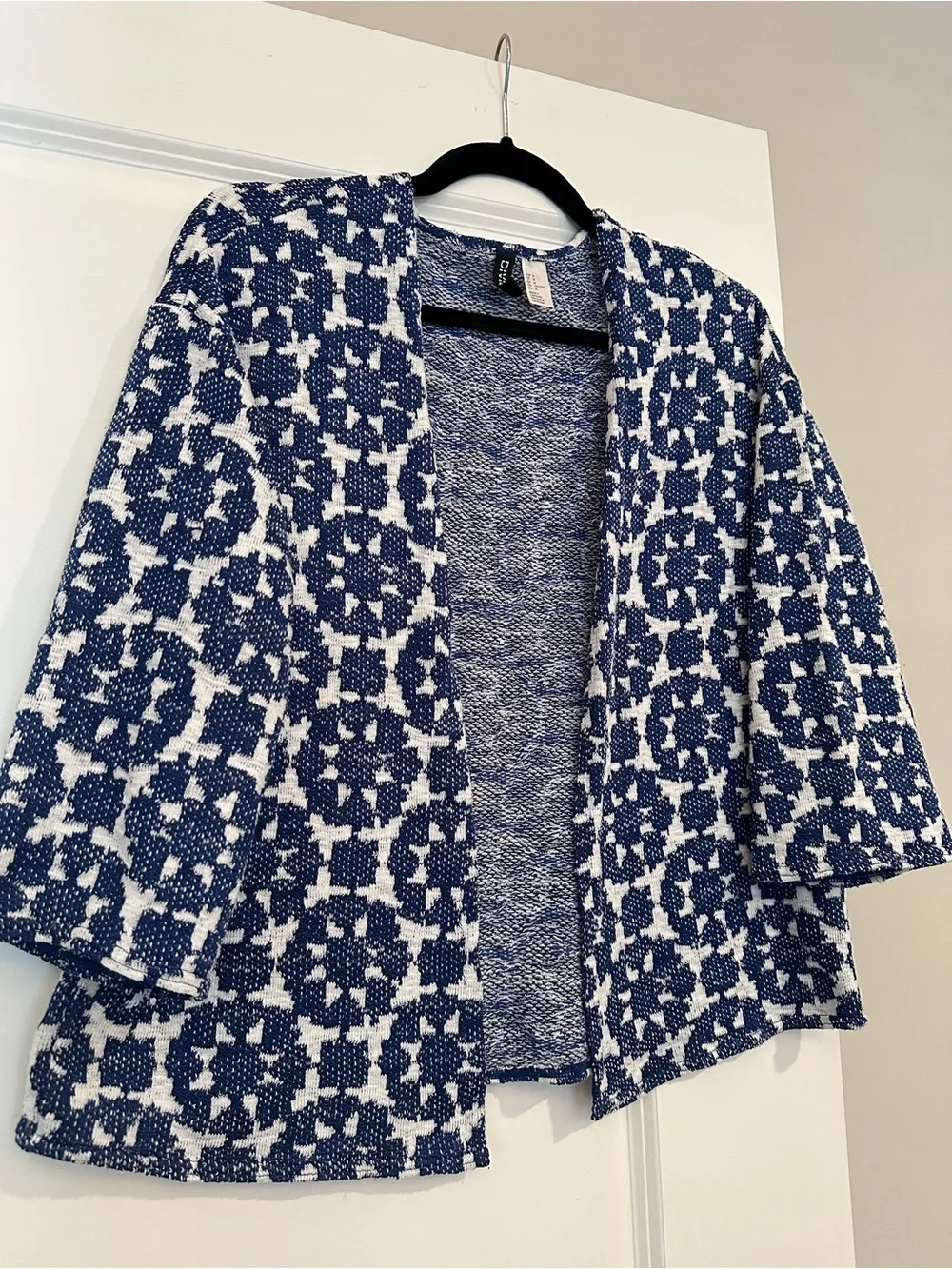 Divided H&M Blue and White Pattern Textured Open Cardigan Size M